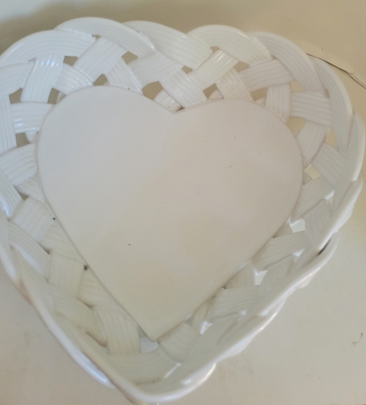 PRIMO’GI Italian Pottery White Ceramic Heart Shape Woven Basket Made in Italy - Picture 1 of 3